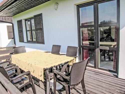 Holiday Home Green Valley Park Stárkov 4 by Interhome (Holiday Home Green Valley Park Starkov 4 by Interhome) in Stárkov