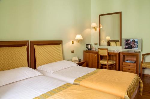 9Hotel Cesari, Rome (photo 2)