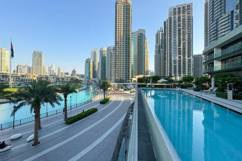 Elegant Retreat with Stunning Burj Khalifa Views, Дубай (фото 8)