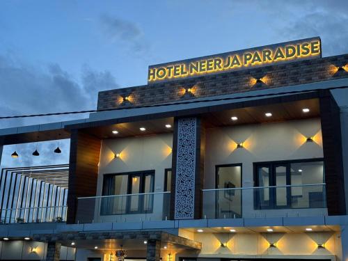 . Hotel Neerja Paradise