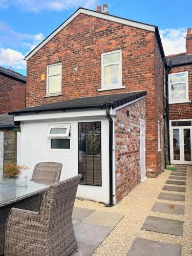 Artistic 3 bed home in Old Trafford next to MUFC, Manchester (fotografie 9)