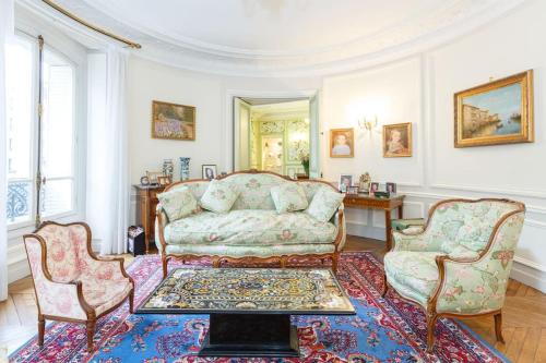 Superb 4 bdrms 185m2 Apt Trocadero, Paříž