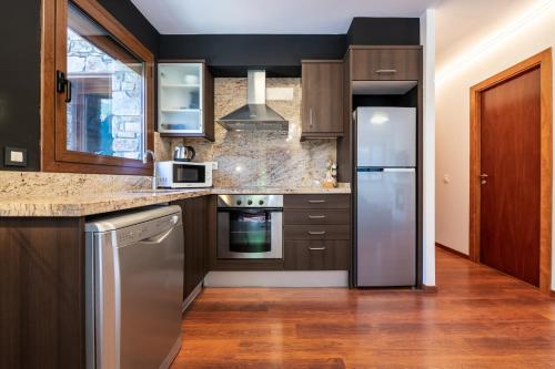 Barthe Holidays I Apartamento moderno en Arinsal 4PAX I Confort, Vistas, Parking, Pet friendly I Pic in Mas de Ribafeta