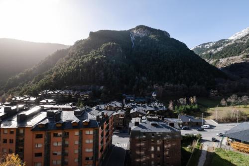 Barthe Holidays I Apartamento moderno en Arinsal 4PAX I Confort, Vistas, Parking, Pet friendly I Pic in Mas de Ribafeta