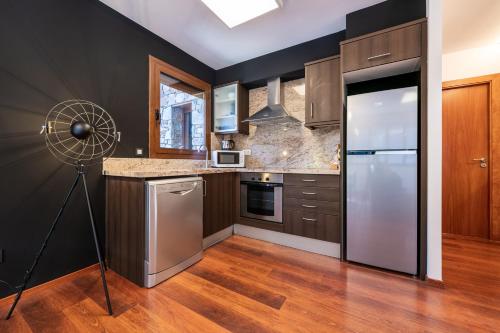 Barthe Holidays I Apartamento moderno en Arinsal 4PAX I Confort, Vistas, Parking, Pet friendly I Pic in Mas de Ribafeta