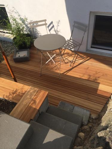 Balkons/terase, Chiemgau-ROOM, helles Souterrain, eigene Terrasse in Riedering