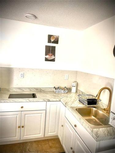 Hollywood Golden House Modern & luxurious Studio thumb 2