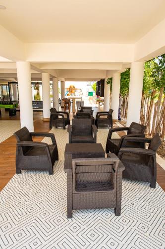 Fantastic beachfront Penthouse for 10 guests