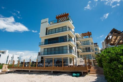 Fantastic beachfront Penthouse for 10 guests