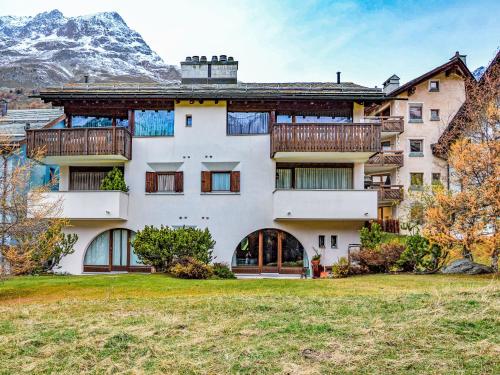 Apartment Chesa Trais Dschembers by Interhome in Albana