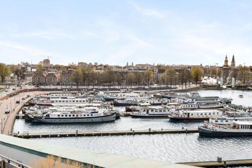 Botel Sailing Home - image 2