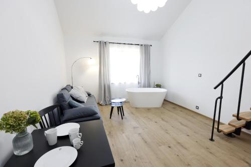 2 twin beds, 1 sofa bed