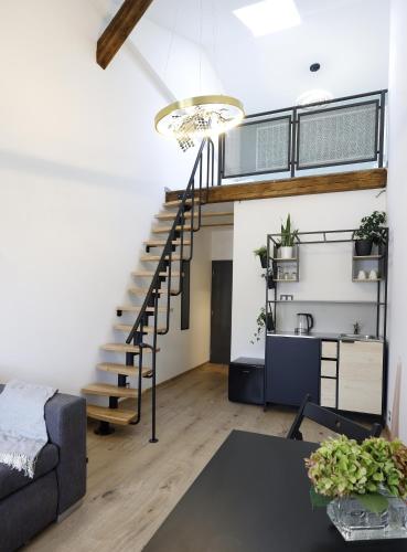 2 twin beds, 1 sofa bed
