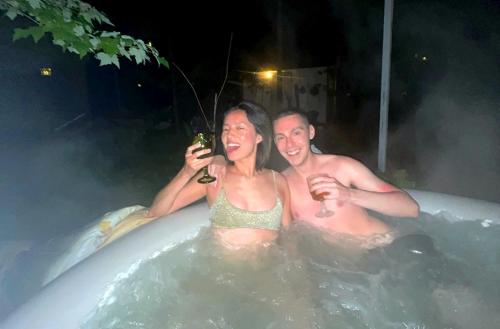 The Stabbin Cabin on Grant Island, Brantingham Lake - HotTub, Boat, Pet Friendly in Old Forge (NY)