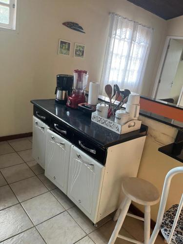 Conforto. Tres quartos com ar e cama de casal in Ogiva