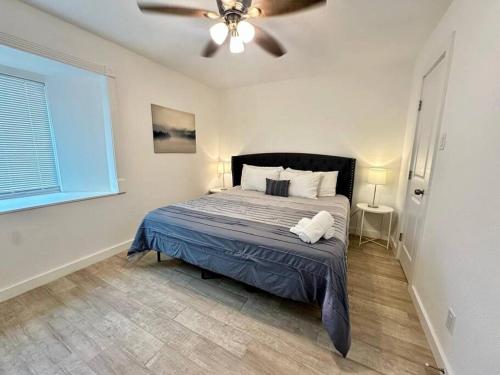 1BR and 1BA Modern Apartment in Montrose in Houstons Prime Location in Houston, USA