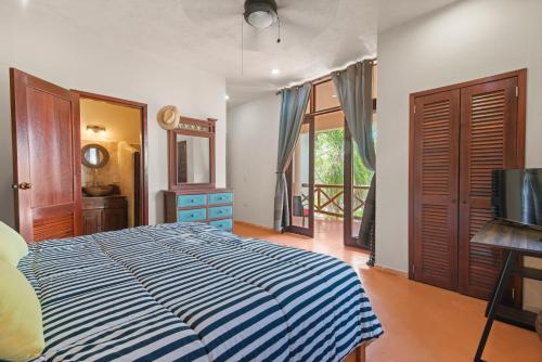 Centro Holiday Home - Steps to Downtown Hot Spots in Tulum, Mexico