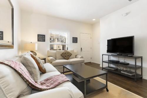 3-Bedroom Villa w/ Clubhouse, Near Disney in Kissimmee, USA