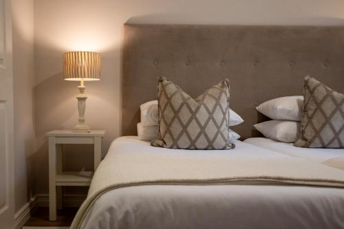 Two-Bedroom Apartment image 5