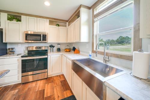 Texas Ranch Retreat Swim On-Site in Хондо (Техас)