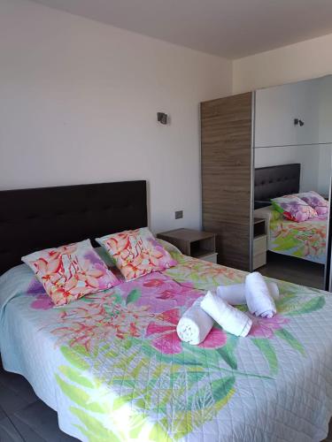 LUXURY VILLA SEA VIEWS HEATED POOL private jacuzzi wifi bbq parking tennis court, Lanzarote