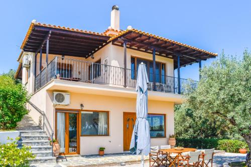 Apartments Villa L&M Skiathos near สนามบินภายในประเทศเกาะสเคียทอส