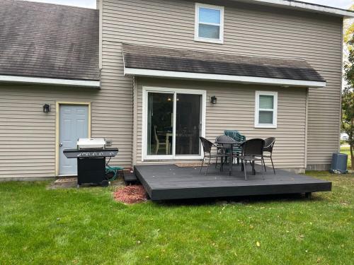 Beautiful House with Lake Access in Harbor Springs, USA