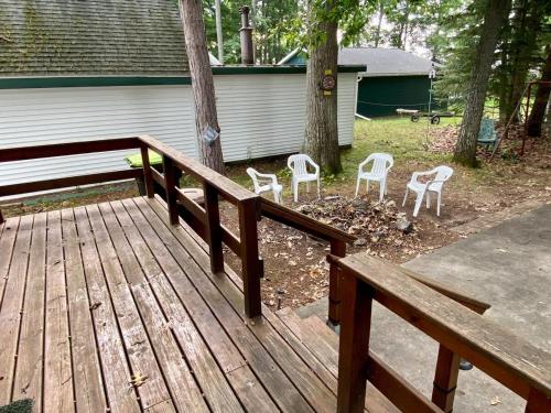 Classic Higgins Lake Cottage in Higgins Lake, USA