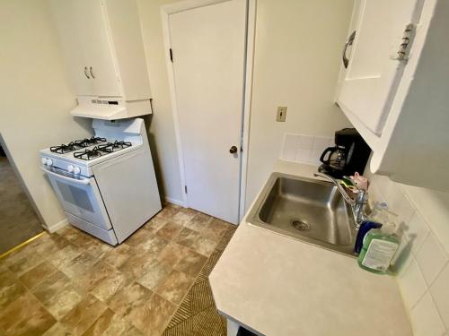 Convenient 2 Bedroom Home in TC in Traverse City, USA