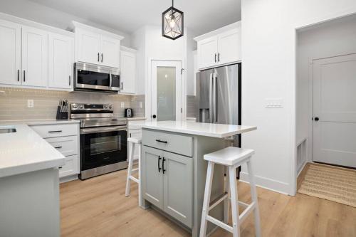 Home Away from Home in 雷鎮