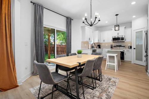 Home Away from Home in 雷鎮