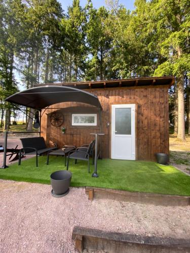 Viesnīcas āriene, Les Pichies, Logement insolite, Tiny House de Julia in Chassenard