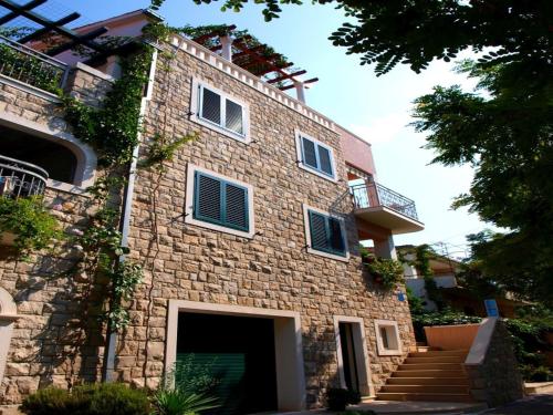 Two-Bedroom Apartment with Terrace and Sea View