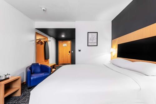 Park Inn by Radisson Peterborough - image 3