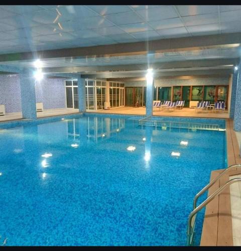 Бассейн , Hotel Enkelana in Поградец