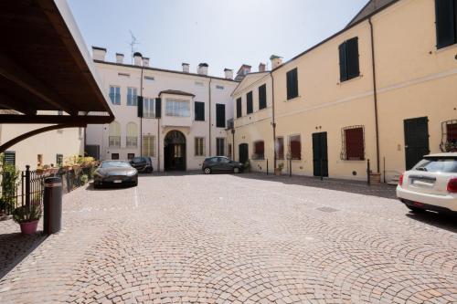  Mansarda Colombo - Car Parking in Ferrara