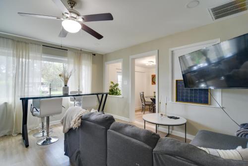 13 Mi to Busch Gardens Tampa Gem with Grill and Yard in Tampa, USA