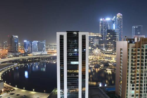 Exterior view, kinda Holiday Homes- Mag 318 Downtown in Dubai