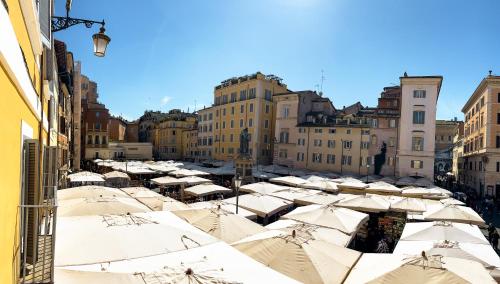 IREX Campo de Fiori - 3 bedrooms with View near Navona & Pantheon, Рим (фото 9)