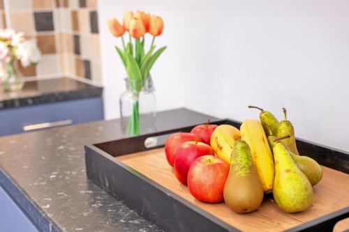 Monthly Stays Deals 2BR Sleeps 4 Parking close to Ely by Trinity Stays Short Term Lets & Serviced Ac in سوتون