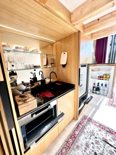 Kitchen, Chateau de Lafont Suites in Bonneville-et-Saint-Avit-de-Fumadières