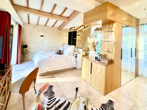 View, Chateau de Lafont Suites in Bonneville-et-Saint-Avit-de-Fumadières