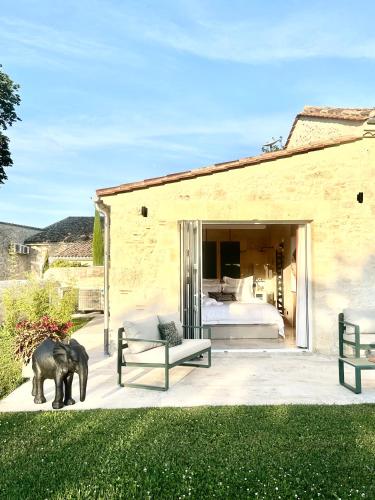 Facilities, Chateau de Lafont Suites in Bonneville-et-Saint-Avit-de-Fumadières