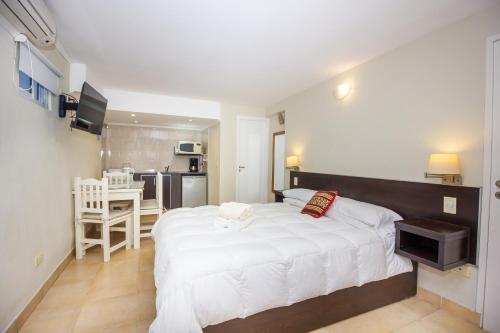 Classic Triple Room image 4