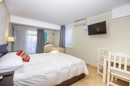 Classic Triple Room image 8