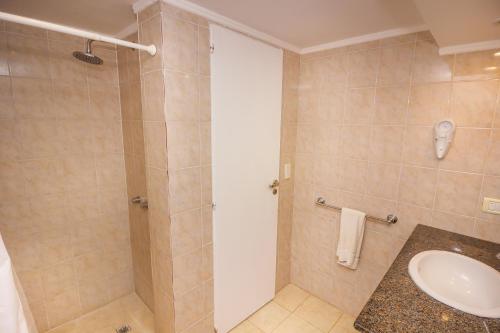 Classic Triple Room image 7
