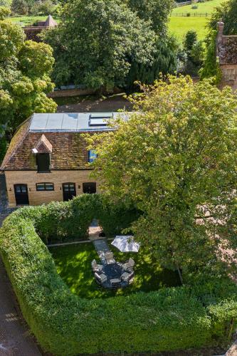 Pass the Keys Merlin’s stables-country retreat Pass the Keys Merlin’s stables-country retreat