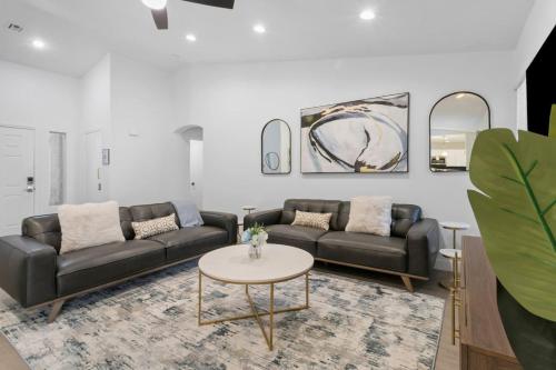 Stylish 4BR with New Pool by Craig Park, Las Vegas (photo 5)