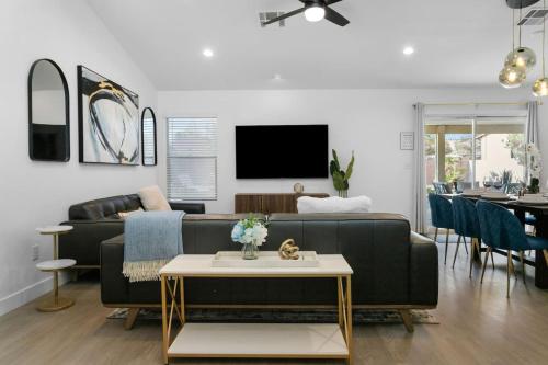Stylish 4BR with New Pool by Craig Park, Las Vegas (photo 7)