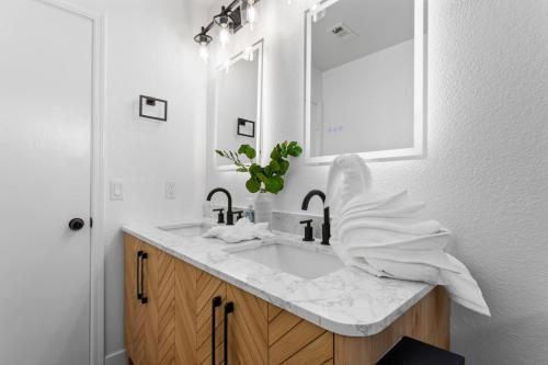Spacious 5 BR Home with Games and Spa, Las Vegas (foto 7)